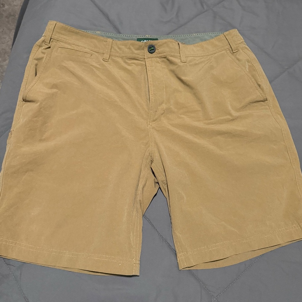 Orvis Men's Tan Flat Front Shorts